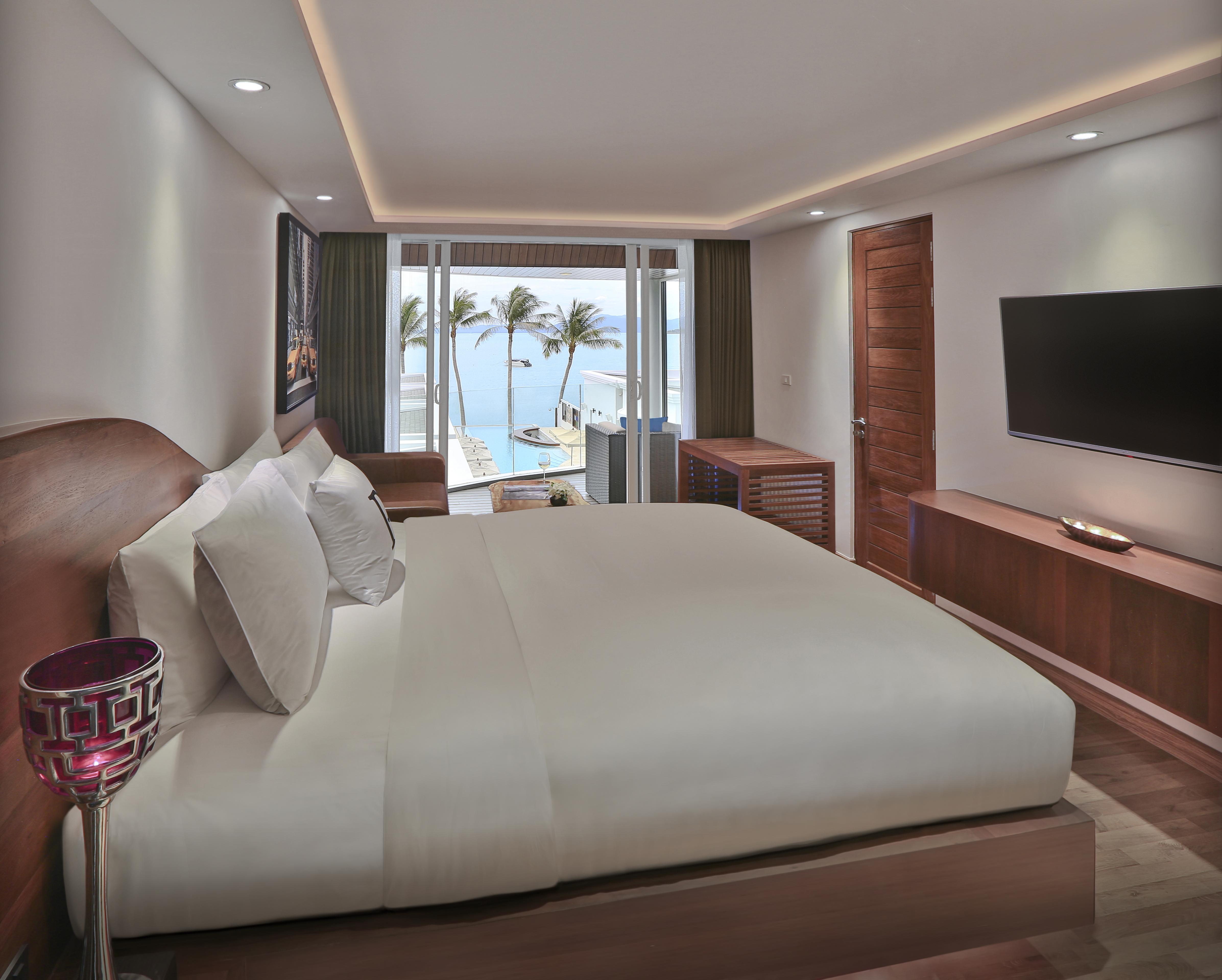 The Privilege Hotel Ezra Beach Club Bangrak pláž Exteriér fotografie
