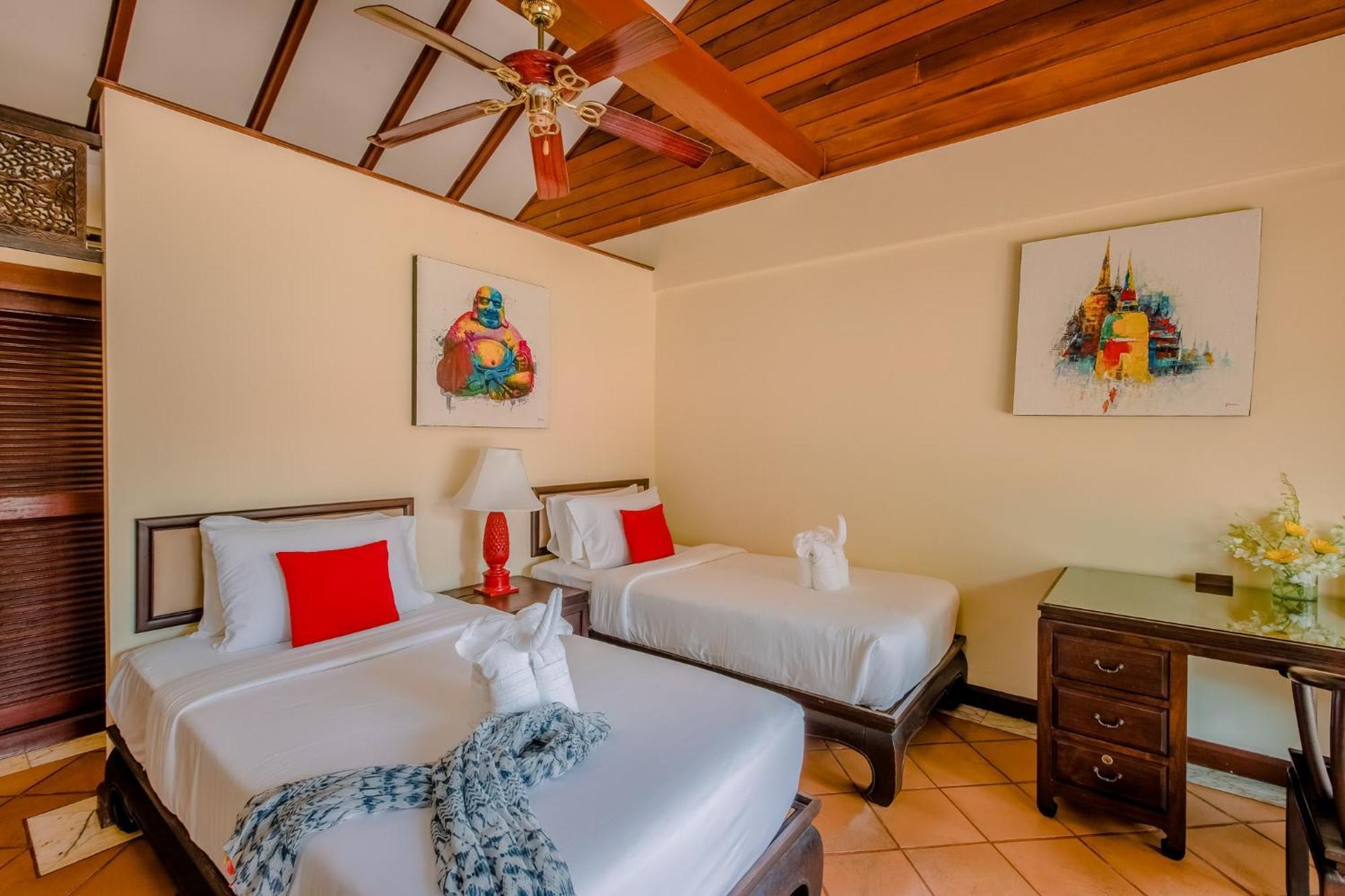The Privilege Hotel Ezra Beach Club Bangrak pláž Exteriér fotografie