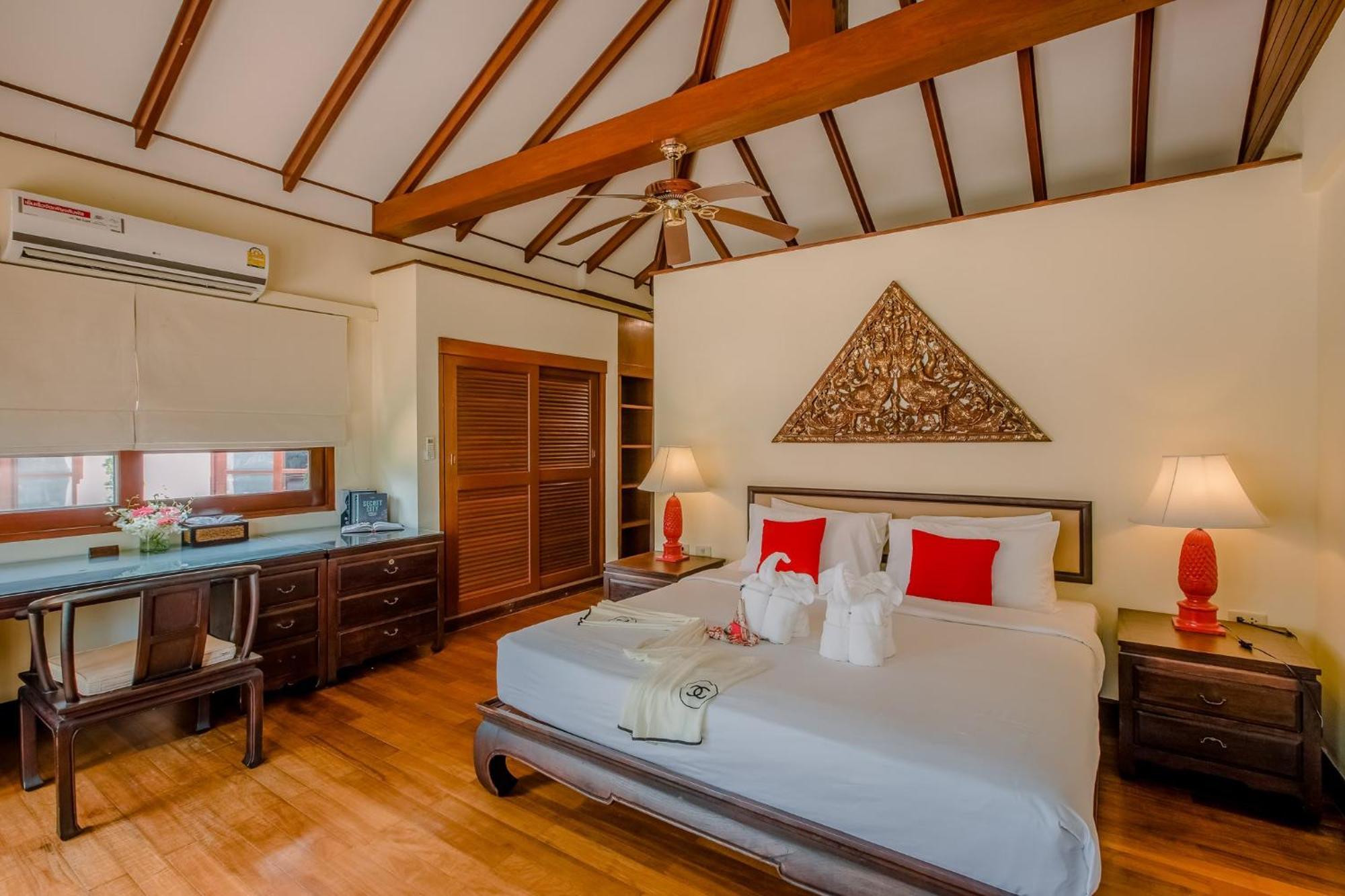 The Privilege Hotel Ezra Beach Club Bangrak pláž Exteriér fotografie